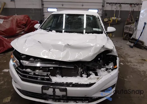 2021 Volkswagen Jetta 1.4T R-Line/1.4T S z USA, uszkodzony, nr VIN 3VWN57BU3MM089417